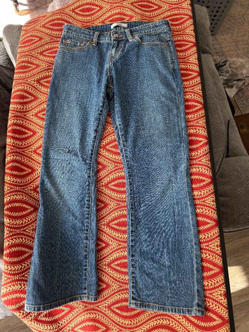 Levis Women's 515 bootcut Jeans 28